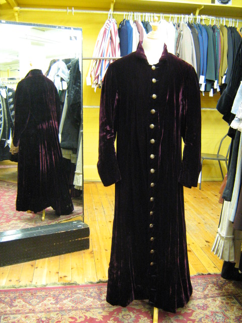 Medieval velvet robe burgundy.jpg