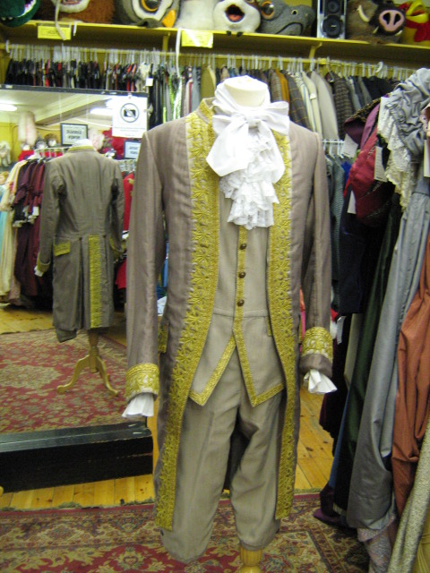 Baroque Suit taupe.jpg