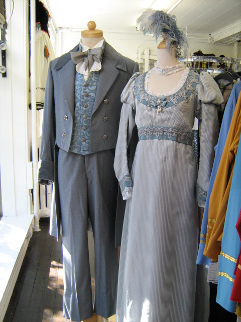 Empire couple blue and grey.jpg